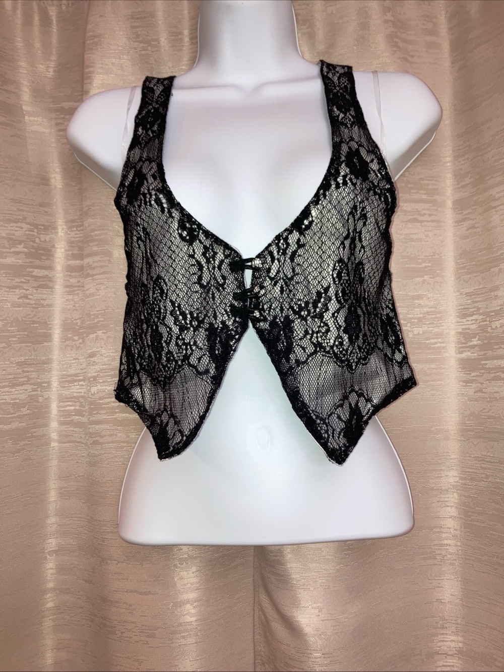 5 7 9 Sheer Black Lace Cropped Vest with white satin underneath size small
